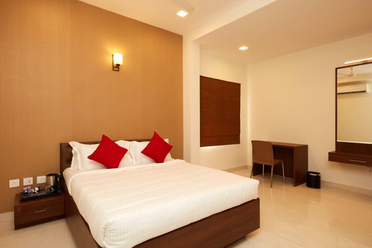 Hotel Kamar Residences And Banquets Chennai Exterior photo